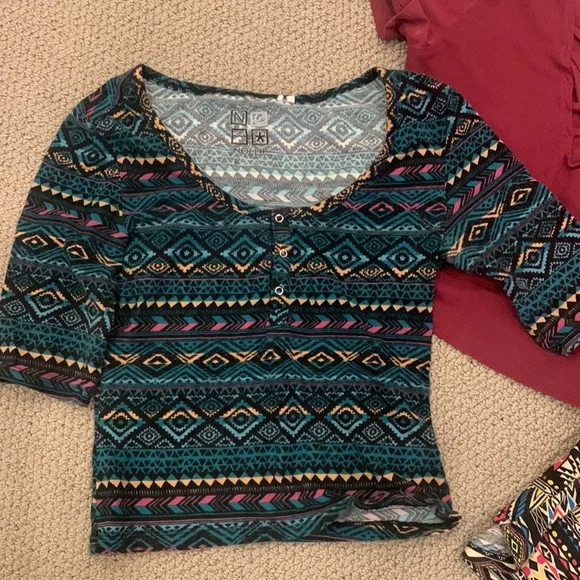 🌹Cute Crop Top Bundle - Very fun & Creative Looks! - Charlotte Russe • Blush - Picture 3 of 12